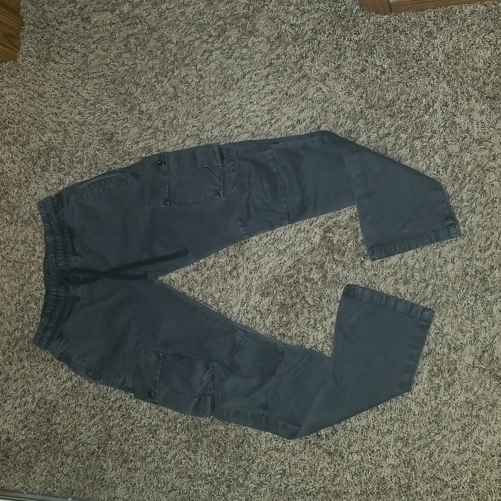 talentless cargopants